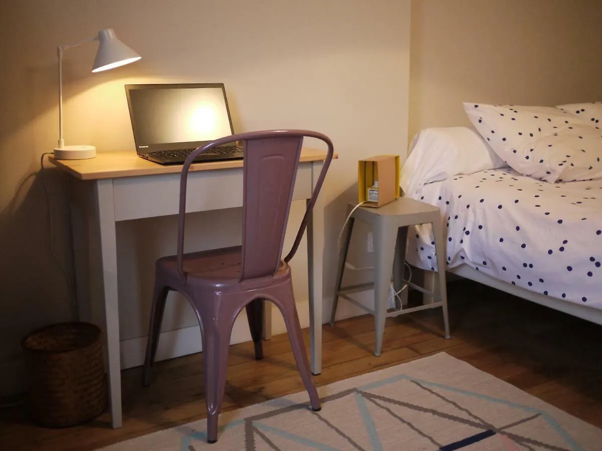 Chambre D'hote Parisienne Bed and Breakfast *